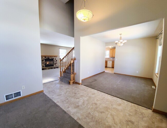 Photo - 1805 Deer Path