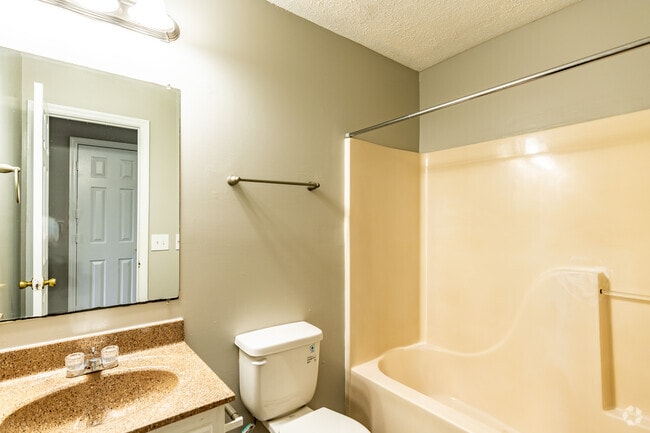 1BR, 1BA - 444SF - Bathroom - Cove at Center Point