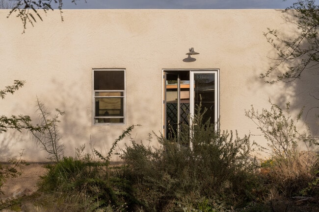 2501 E Edison St Unit 1