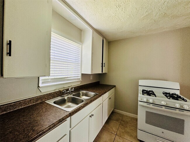 Photo - 7621 Sundown Dr