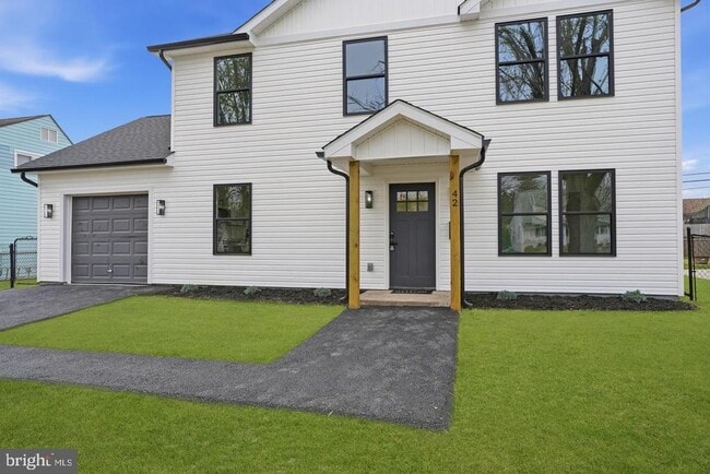 Building Photo - 84 Ice Pond Rd