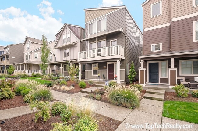 Photo - Outstanding 45 Central home with 3BR + Den / 2.5BA, Amazing upscale features, Across from Nike Wo...