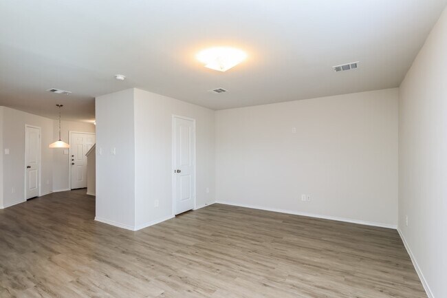 Photo - 21819 King Hts Ln