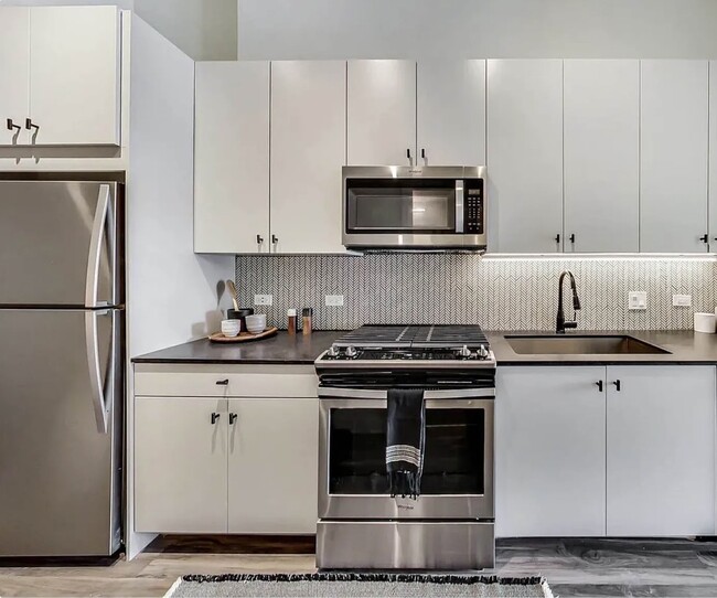 Building Photo - 3130 37th St Unit 3