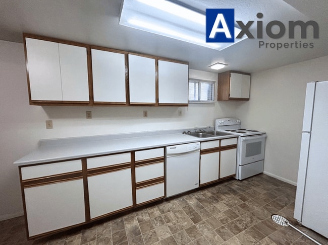 Photo - 1005 1/2 Park Lane-