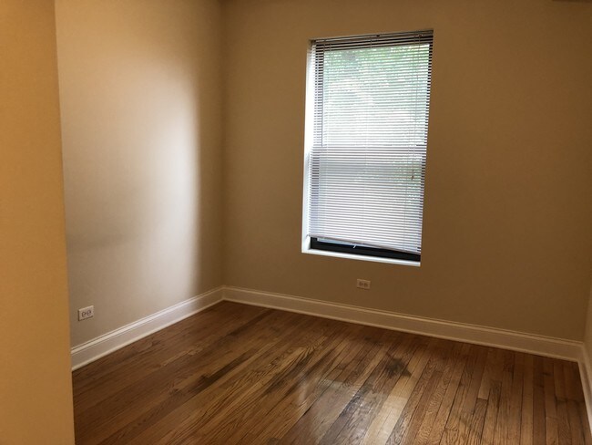 Photo - 1114 W Balmoral Ave Unit 3