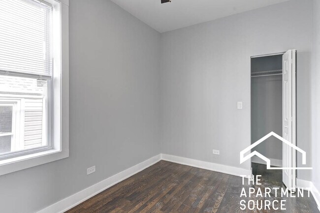 Photo - 2935 N Lawndale Ave Unit 3