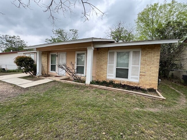 Photo - Nice 4 BR, 1.5 Bath w/ Large Back Yard