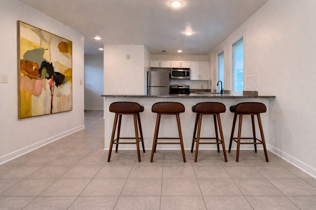 2BR, 2 1/2BA, Penthouse, Unit 312, Kitchen - The 700