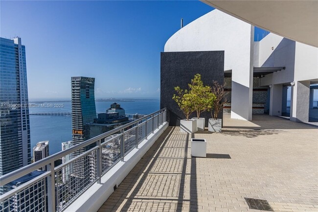 Photo - 60 SW 13th St Unidad 5216