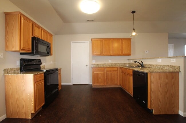 Photo - Coming Soon: Stunning 3 Bedroom Home in Bullard
