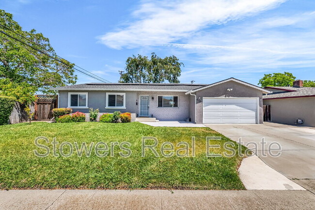Photo - 8365 Lucania St House