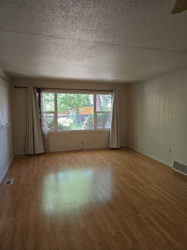 Building Photo - 1316 N Arcadia St Rental