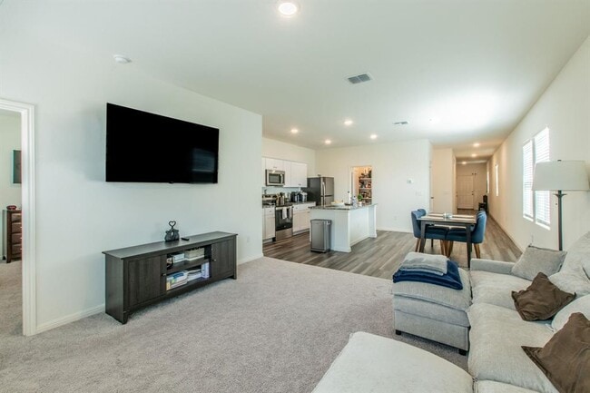 209 Dirty Harry Dr