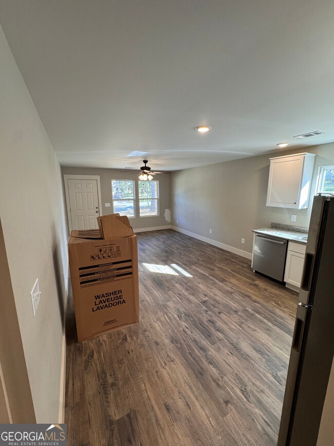 Photo - 186 Maret St