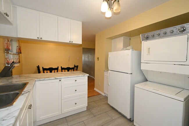 Photo - 41A Moore Street, Kitimat, BC Unit A (Lower)