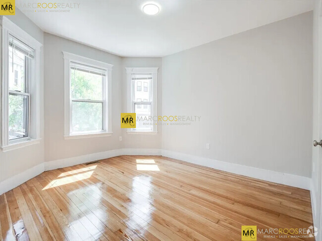 Building Photo - 234 Saratoga St Unit 3 Rental