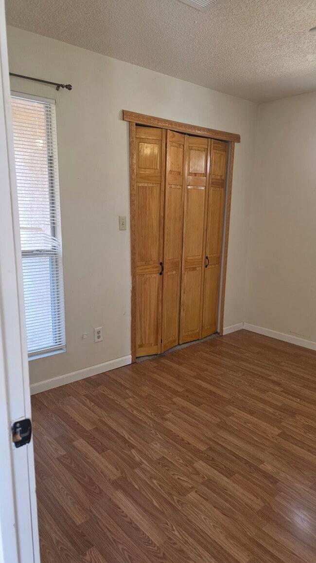 Photo - 1340 Rebecca Rd NE