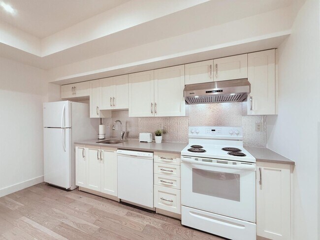 Basement 1030* 166B STREET