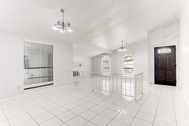 Photo - 15530 Camino Del Sol Dr