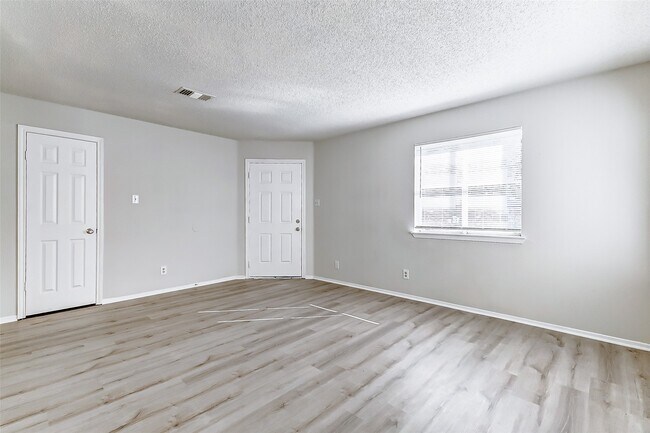 Photo - 702 Lyle W Ave Unit C