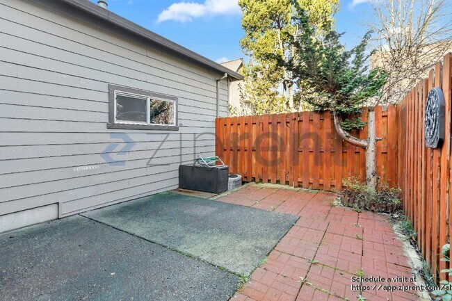 Photo - 5037 N Cecelia St