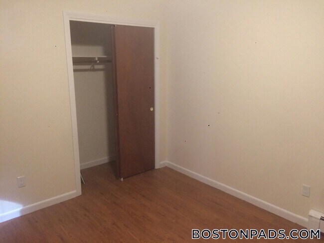 Photo - 70 S Huntington Ave Unidad 4