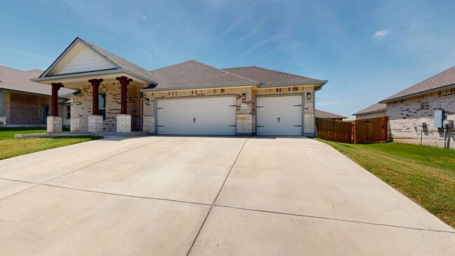 Photo - CHECK OUT THIS 4 BEDROOM, 2 BATH, 3 CAR GARAGE HOME IN HARKER HEIGHTS!