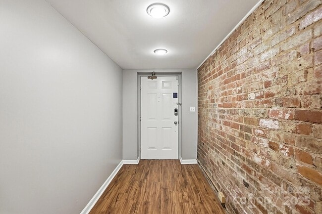 Photo - 229 N Poplar St Unit 1