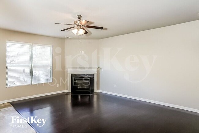 Photo - 549 Dasheill Ln