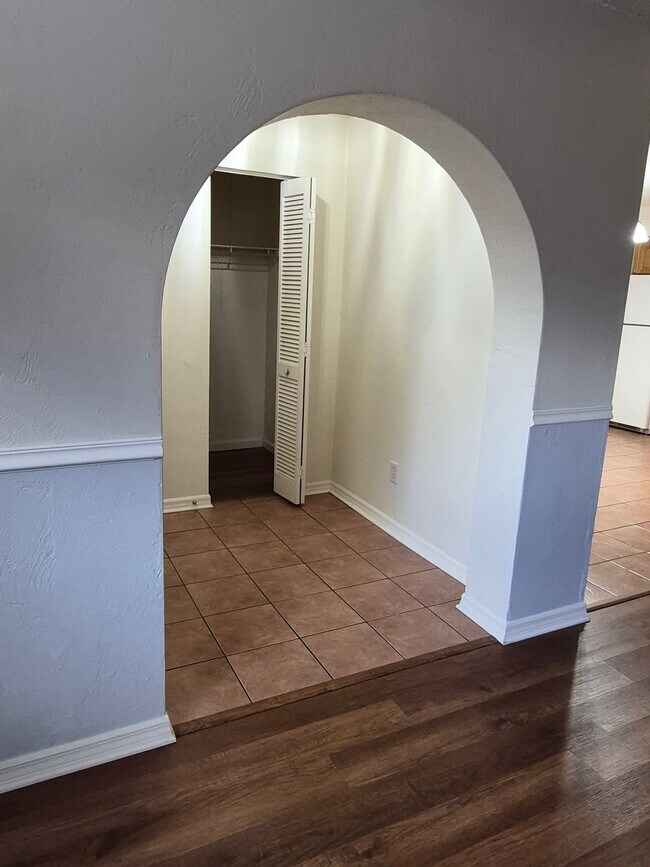 2109 Oak Meadow Cir