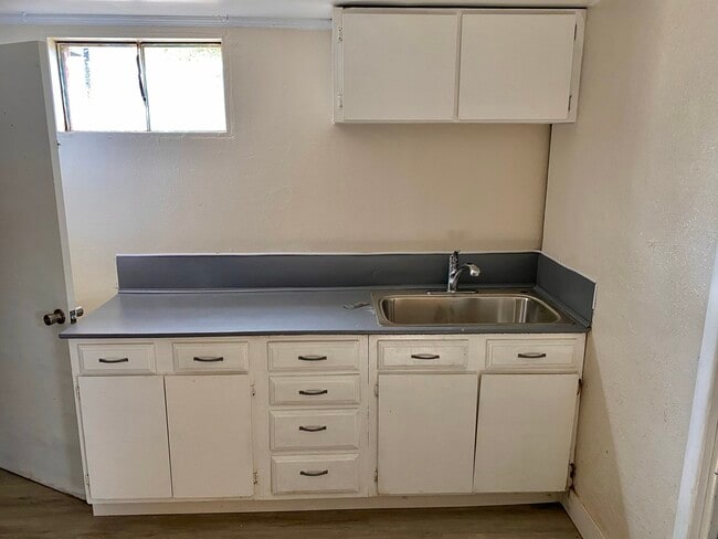 Photo - 877 N 450 W Unidad Basement