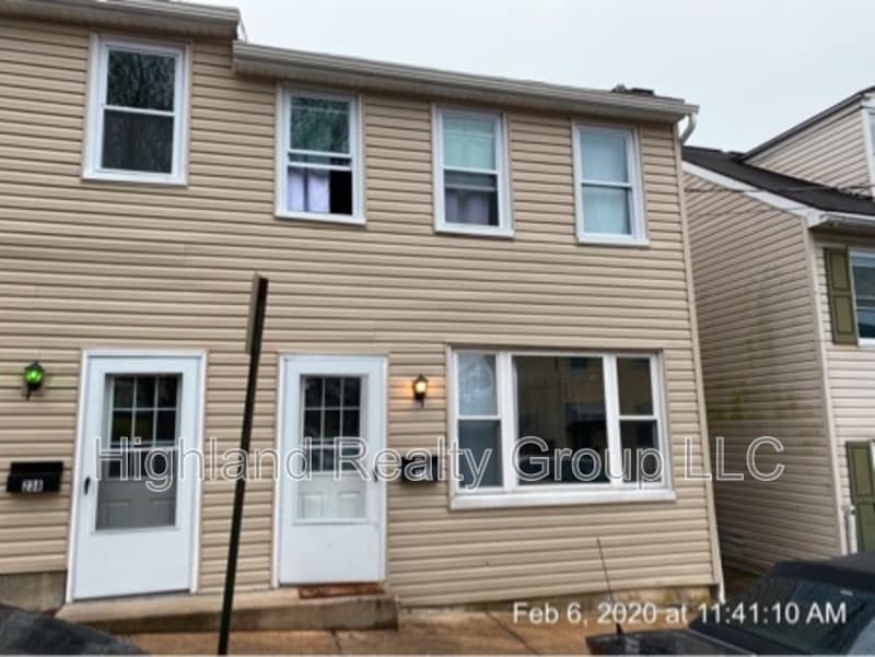 Photo - 236 Lawrence St