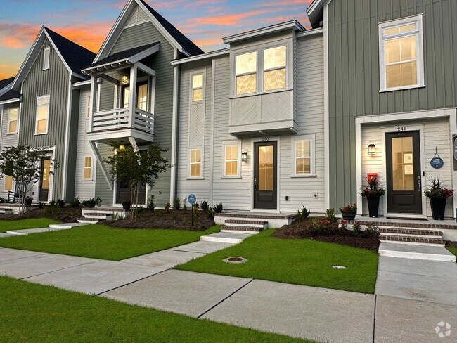 Building Photo - Luxury Townhome in Midtown Nexton