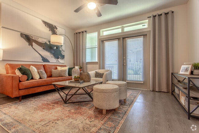 1 BR, 1 BA - 857 SF