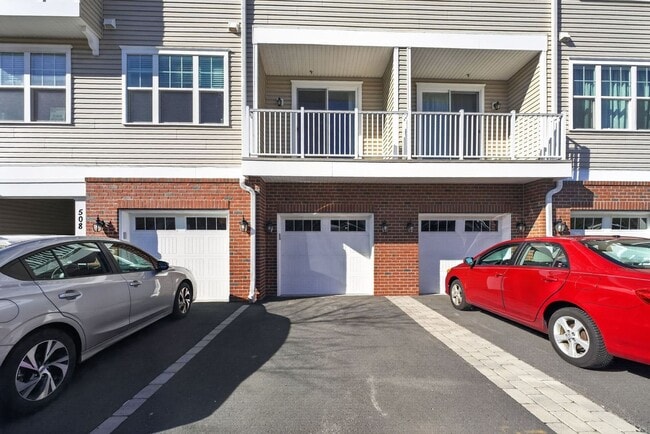 Photo - 507 Greenland Square