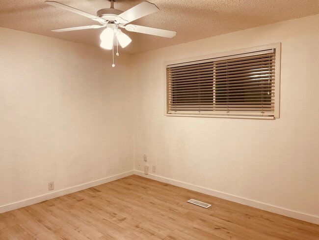 Photo - 844 S Roberta St Unit 4