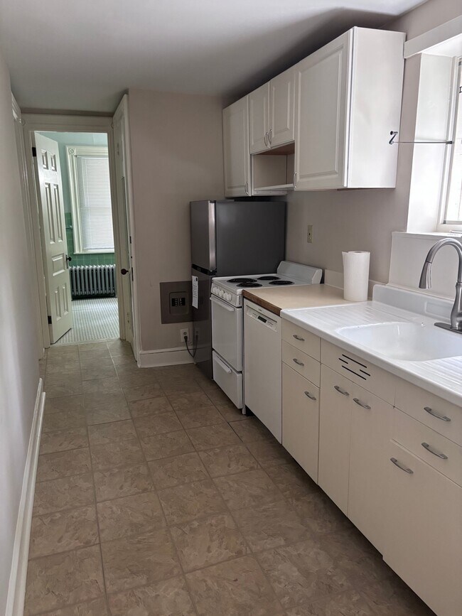 Photo - 1200 W 10th St Unit 3