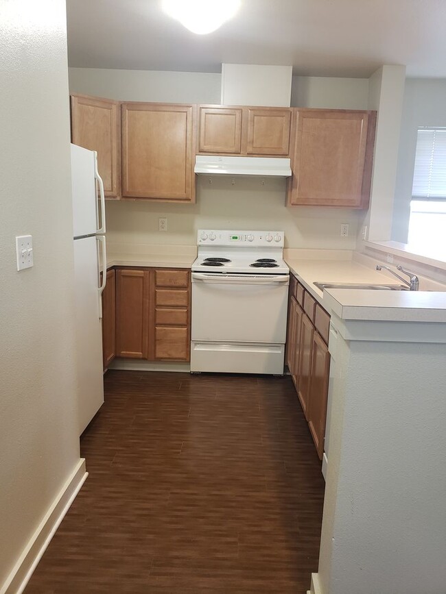 Photo - Orliss Apartment (Garden Court)