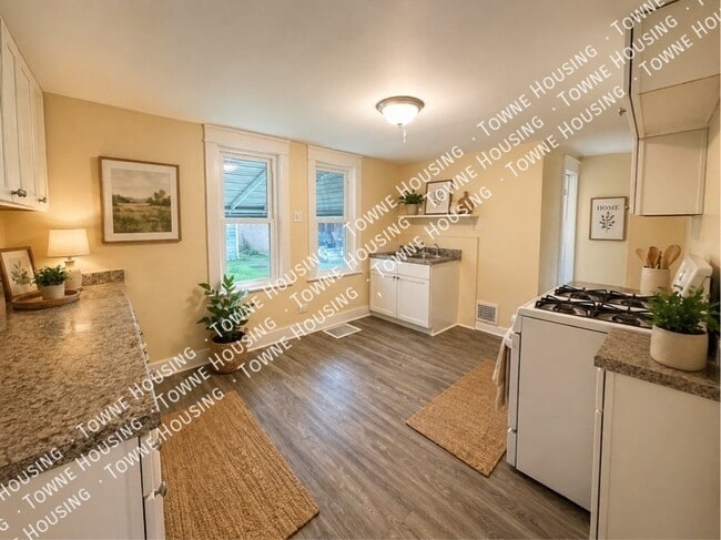 Photo - 125 Edison Ave Unit Carriage House