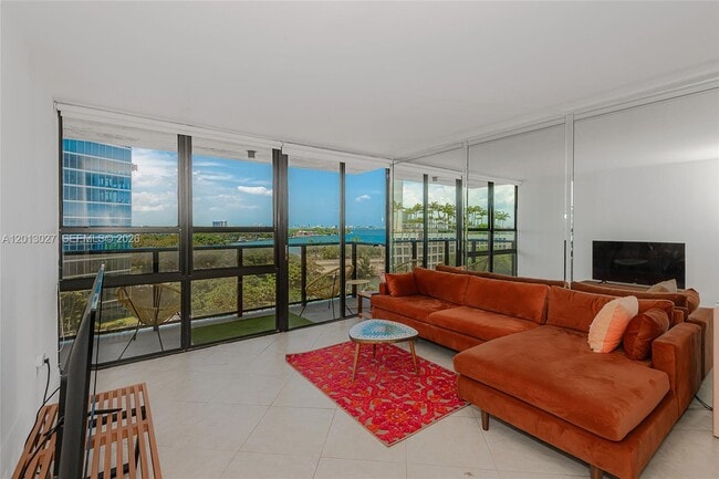 Photo - 600 NE 36th St Unit 706