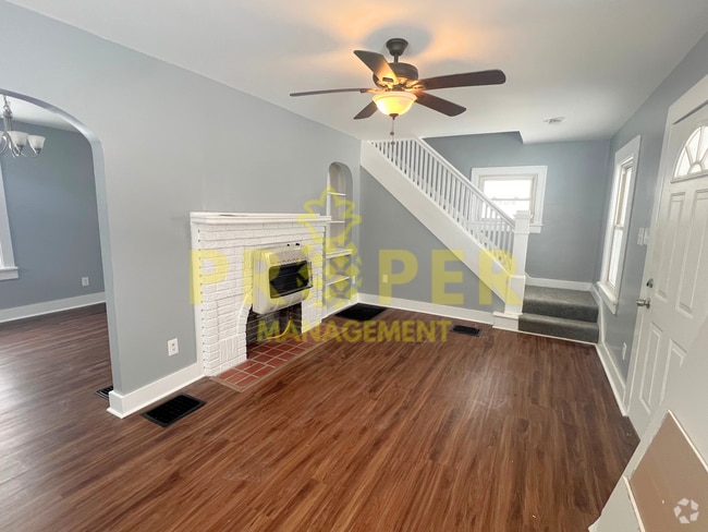 Building Photo - 2 bedrooms 1 bathroom house