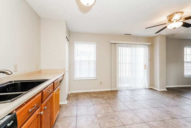 Photo - 3012 Earlswood Ln