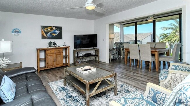 Photo - 6044 W Peppertree Way Unidad 233B