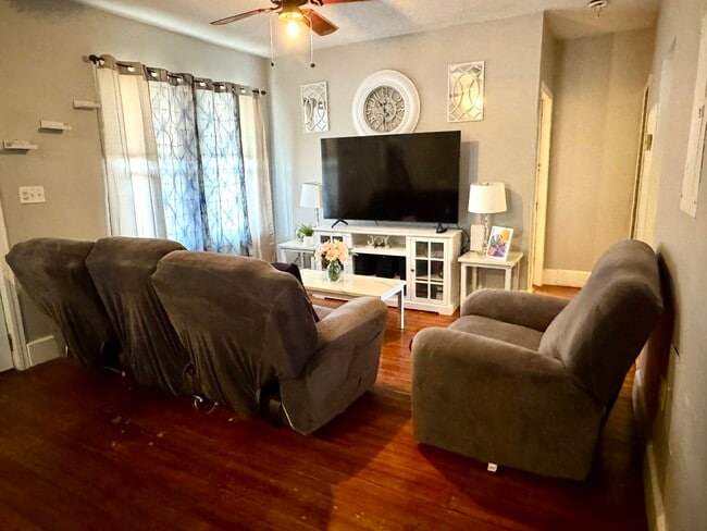 Photo - 70 Edwards St Apartments