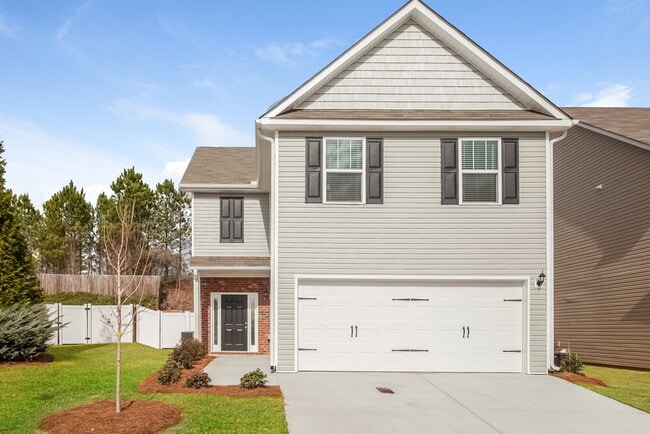 Building Photo - 124 Hill Crest Cir