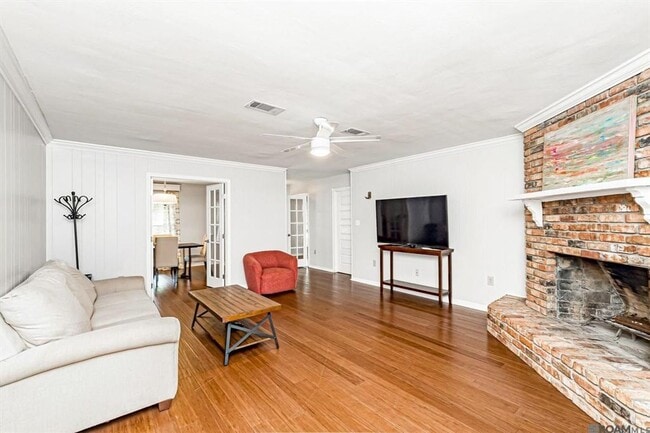4112 Pine Park Dr