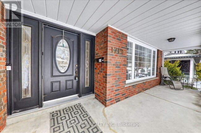 Photo - 1719 Valentine Gardens