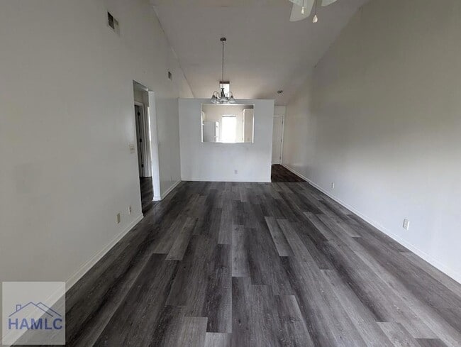 Photo - 910 Brett Dr