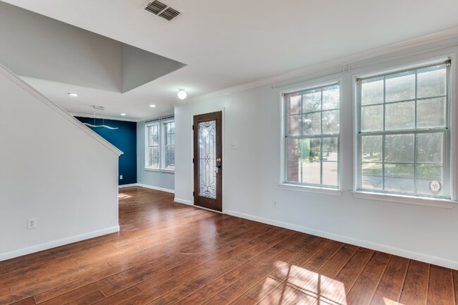 Photo - 320 S Mesa Verde Way House